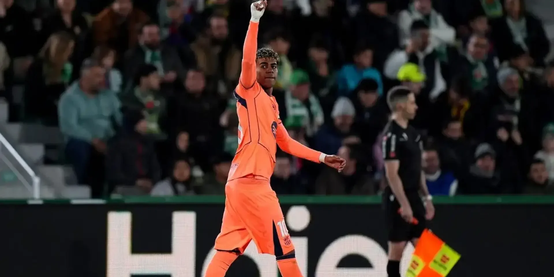 هل خاض لامين يامال مباراة جيرونا مريضًا؟!