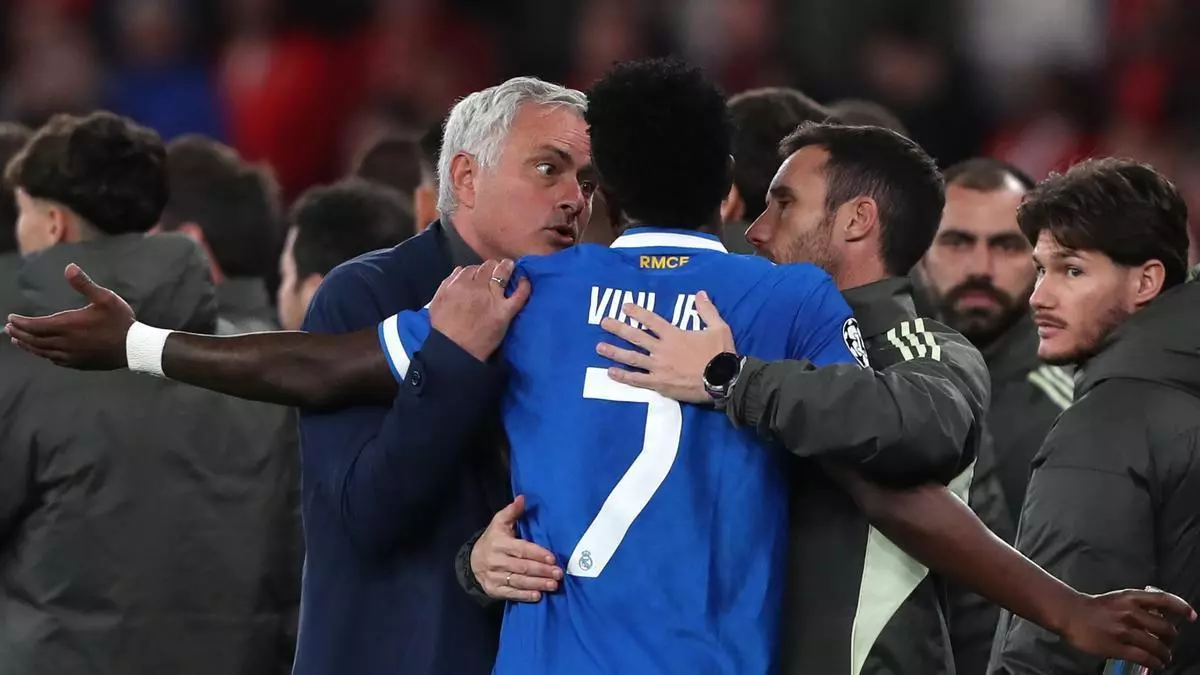 في الكورة : هل حاول لاعبو بنفيكا اقتحام غرفة ملابس الريال ؟