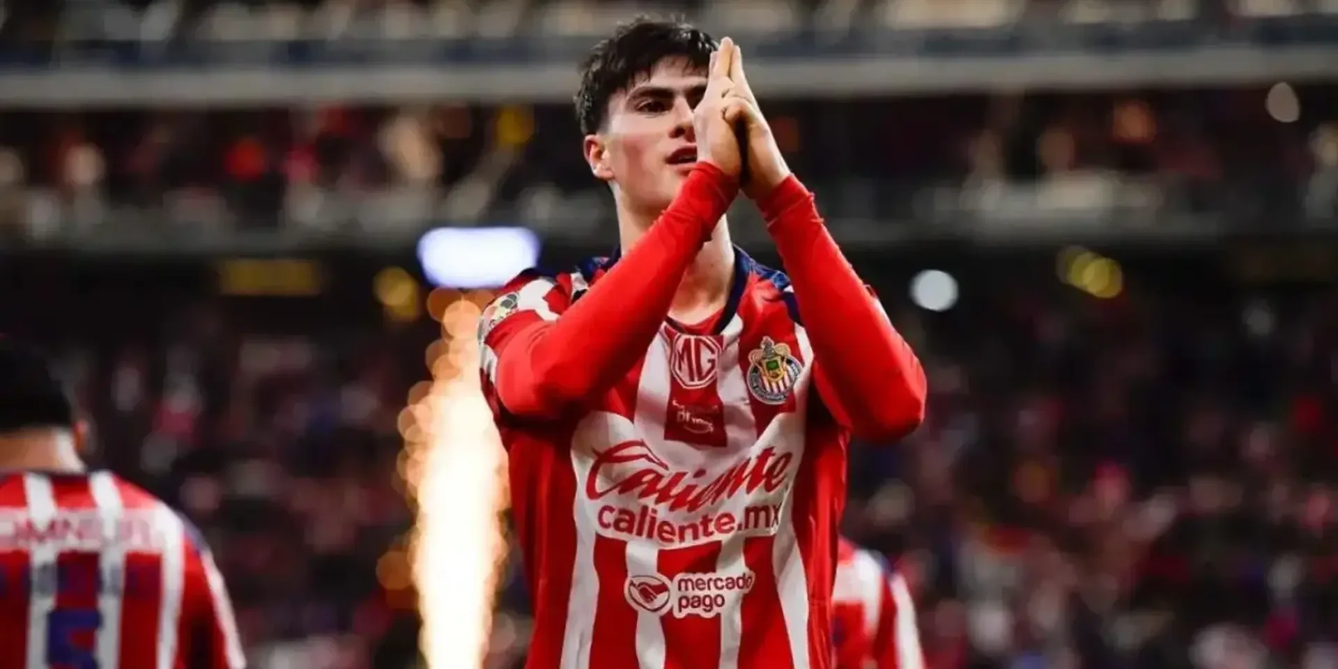 برشلونة يستفسر عن مهاجم مكسيكي