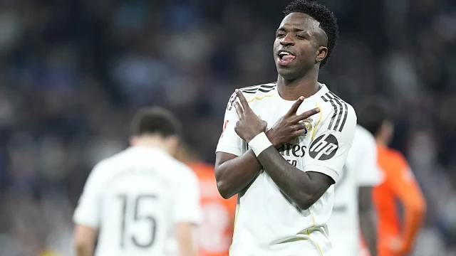 فينيسيوس يواجه خطر الإيقاف أمام بنفيكا 1