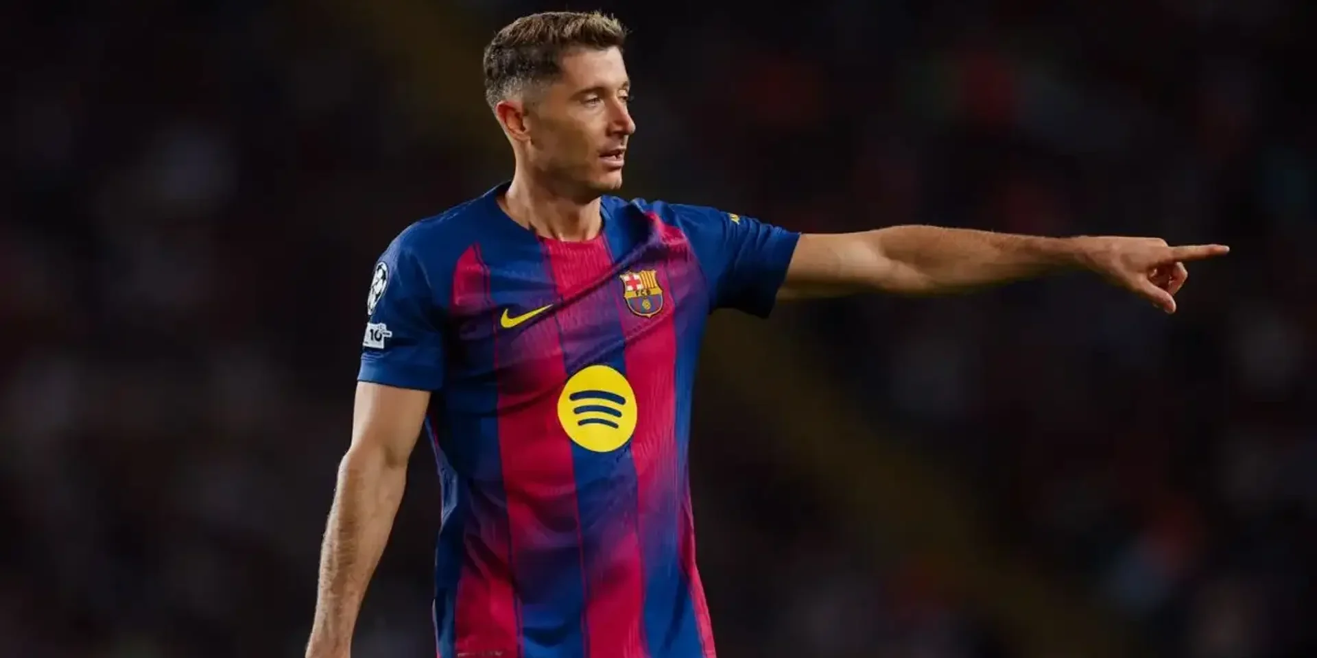 ليفاندوفسكي يعلق على مستقبله في برشلونة