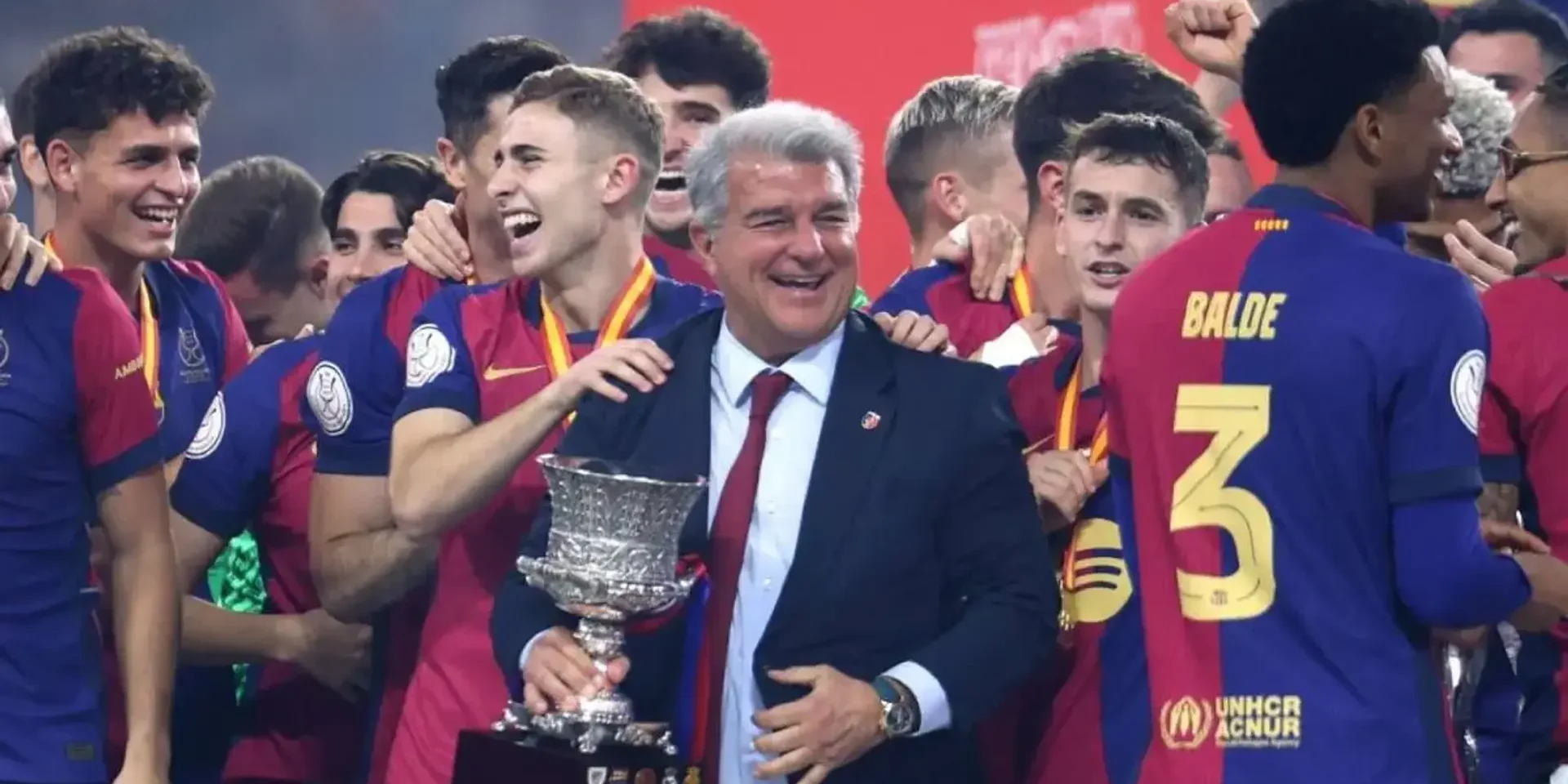 غرفة ملابس برشلونة وفليك يدعمان لابورتا