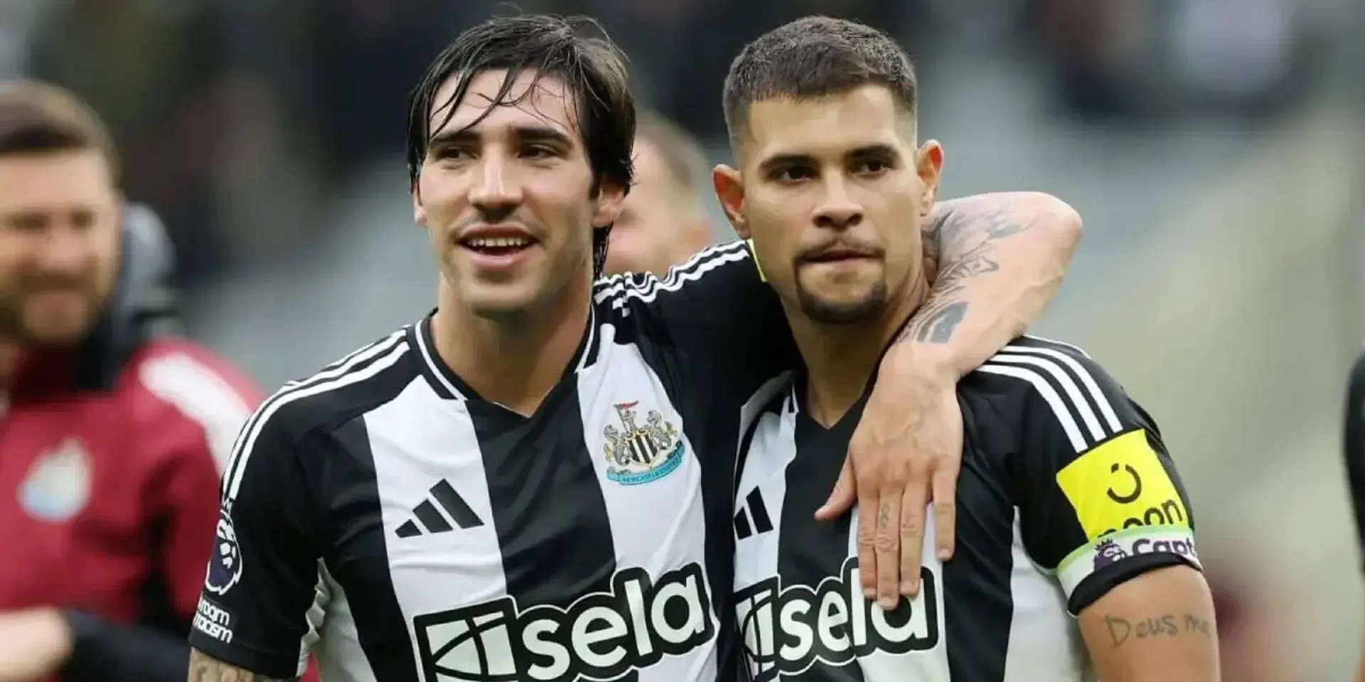 مانشستر يونايتد يرصد 100 مليون استرليني لنجم نيوكاسل