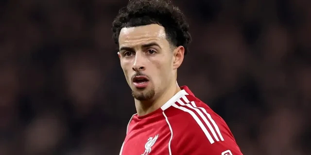 غموض حول مستقبل كورتيس جونز مع ليفربول