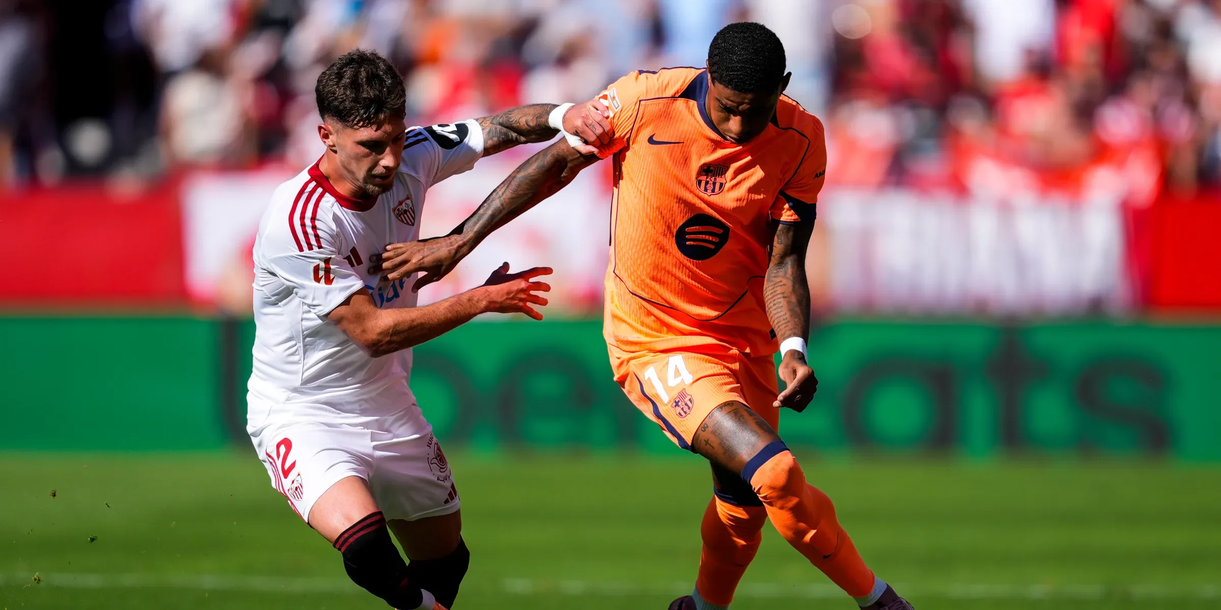 عقدة تلازم إشبيلية على ملعب برشلونة