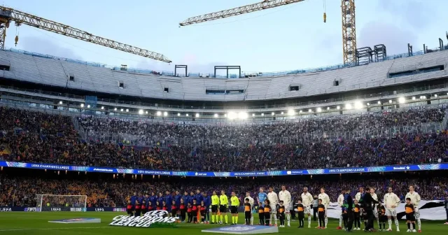 آخر تطورات بناء المدرج الثالث في ملعب كامب نو 1