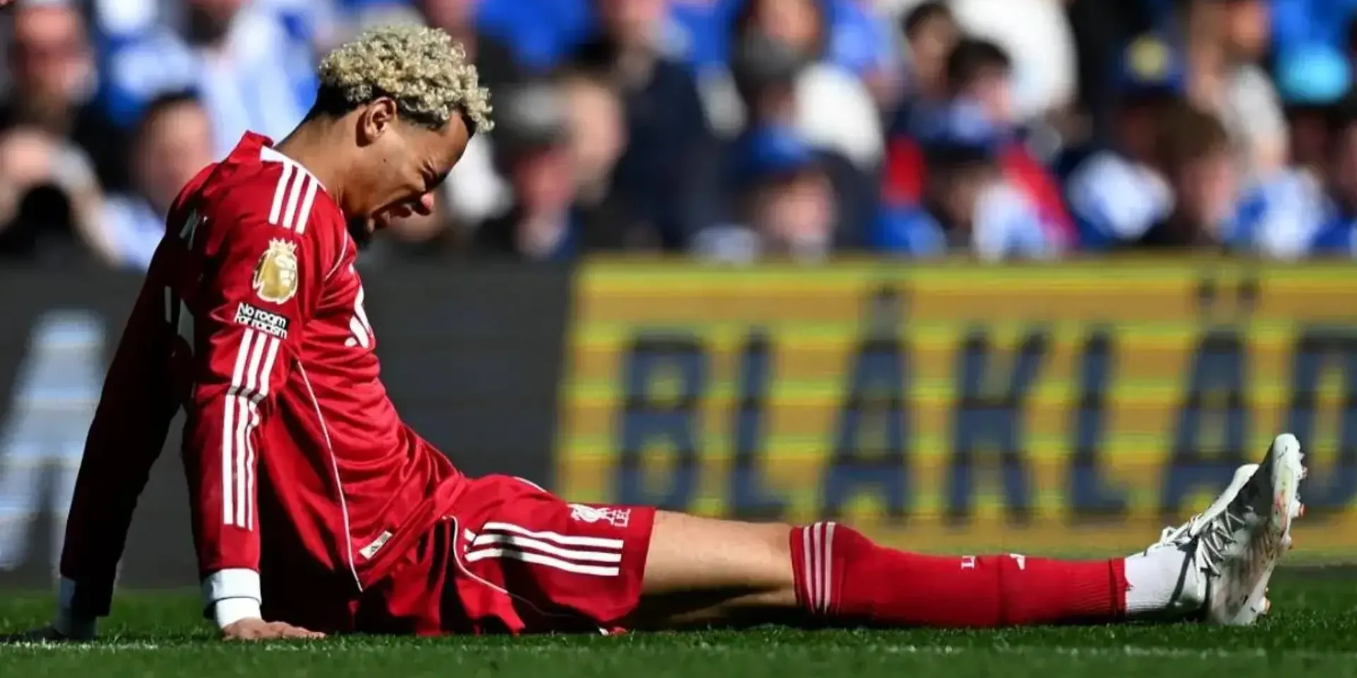 إصابة هوغو إيكيتيكي في مباراة ليفربول وبرايتون