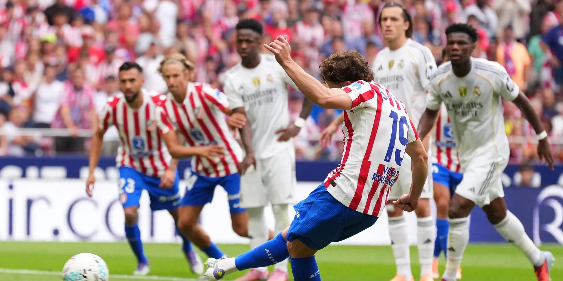 أرقام قوية لجوليان ألفاريز أمام ريال مدريد