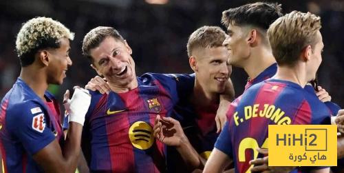 صورة .. ثلاثي برشلونة يتابعون كلاسيكو السلة بعد الفوز على رايو