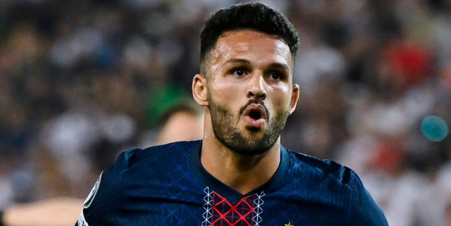 مهاجم باريس مرشح للانتقال إلى مانشستر يونايتد