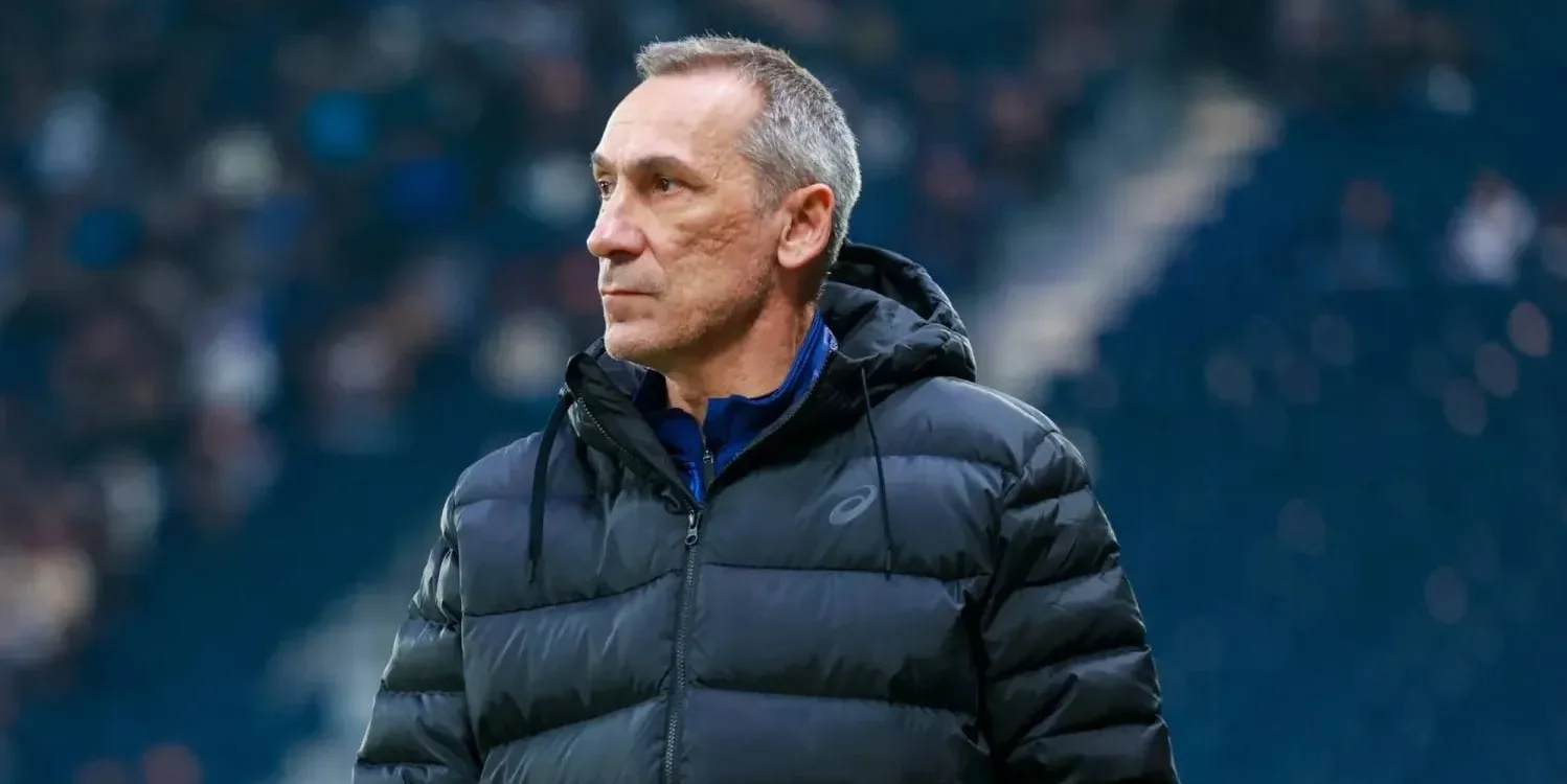 موعد وصول جورجيوس دونيس إلى المنتخب السعودي والإعلان