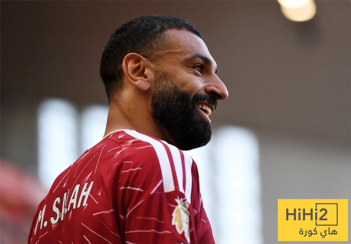 نجم الكرة المصرية يحدد وجهة محمد صلاح القادمة
