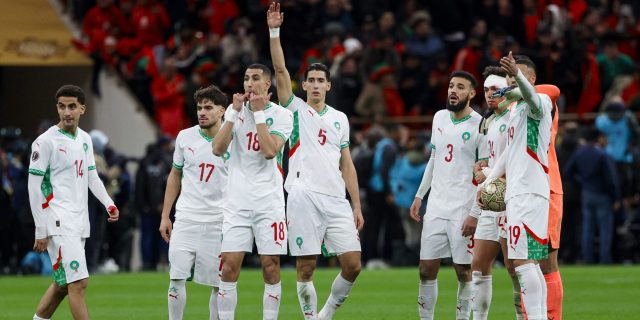 أوناحي يواصل كتابة التاريخ.. نجم المغرب يصبح ثاني أكثر اللاعبين الأفارقة مشاركة بكأس العالم