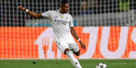 ثنائي ريال مدريد يتصارعان على قميص ألابا بعد رحيله