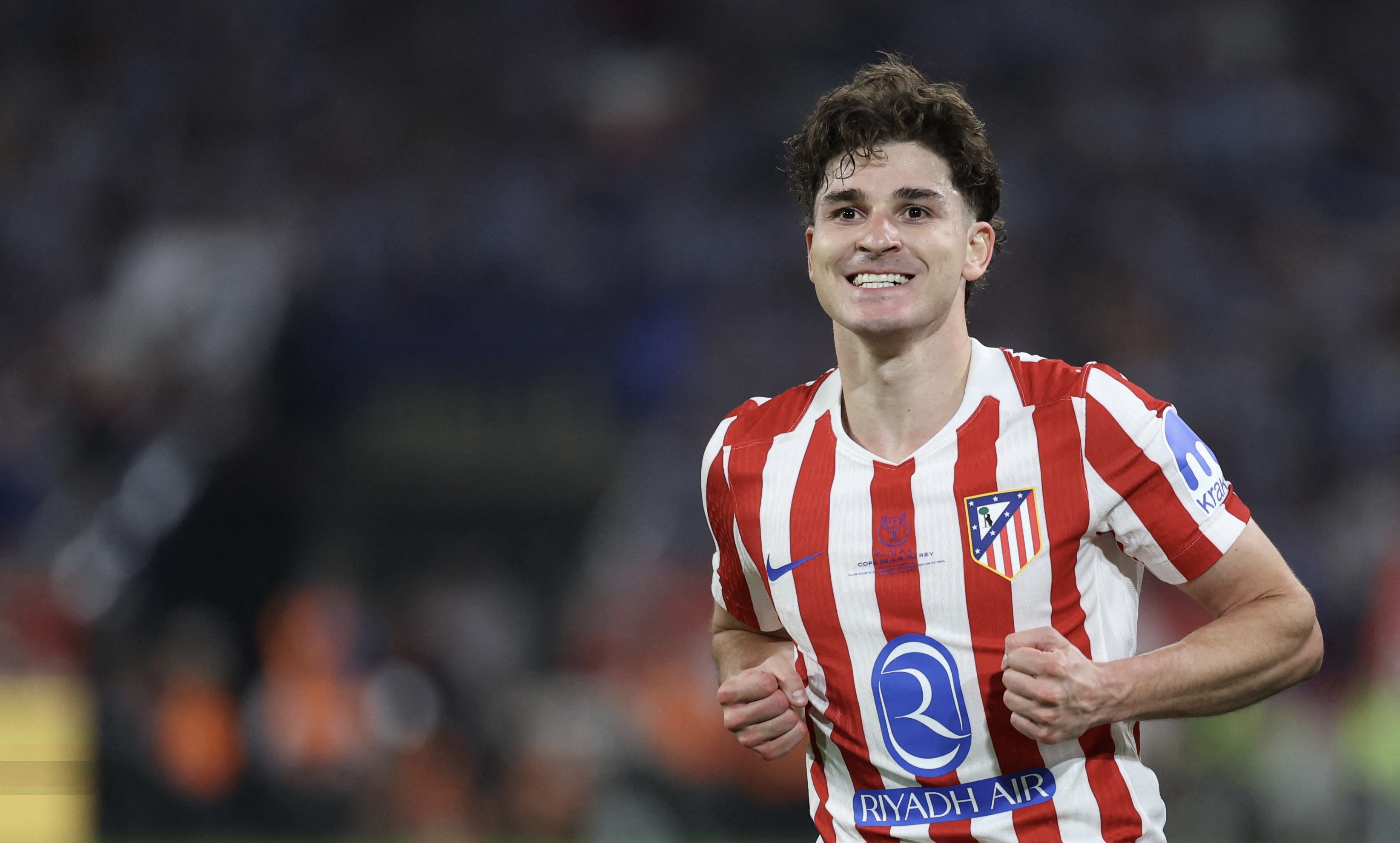 أجويرو يعلق على أزمة تصريحات جوليان ألفاريز مع أتلتيكو مدريد أجويرو يعلق على أزمة تصريحات جوليان ألفاريز مع أتلتيكو مدريد