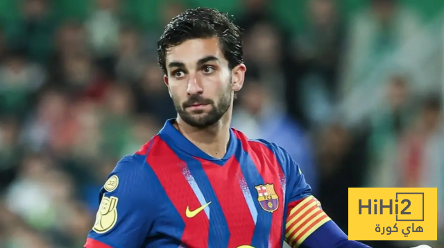 لماذا يبدو رحيل توريس إلى باريس سان جيرمان أقرب من البقاء مع برشلونة؟