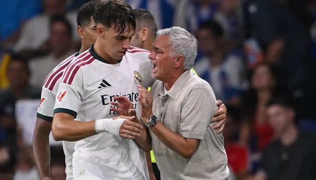 لماذا دفع مورينيو ب4 مهاجمين في الدقائق الأخيرة من مباراة ريال مدريد وإسبانيول؟