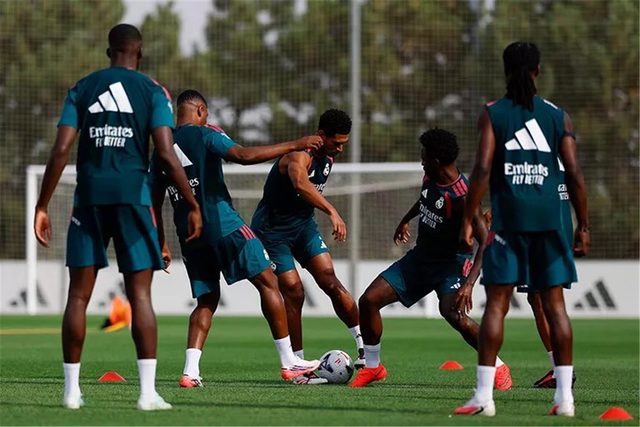 ثغرة قانونية تمنح نجم ريال مدريد فرصة الانتقال بعد إغلاق الميركاتو
